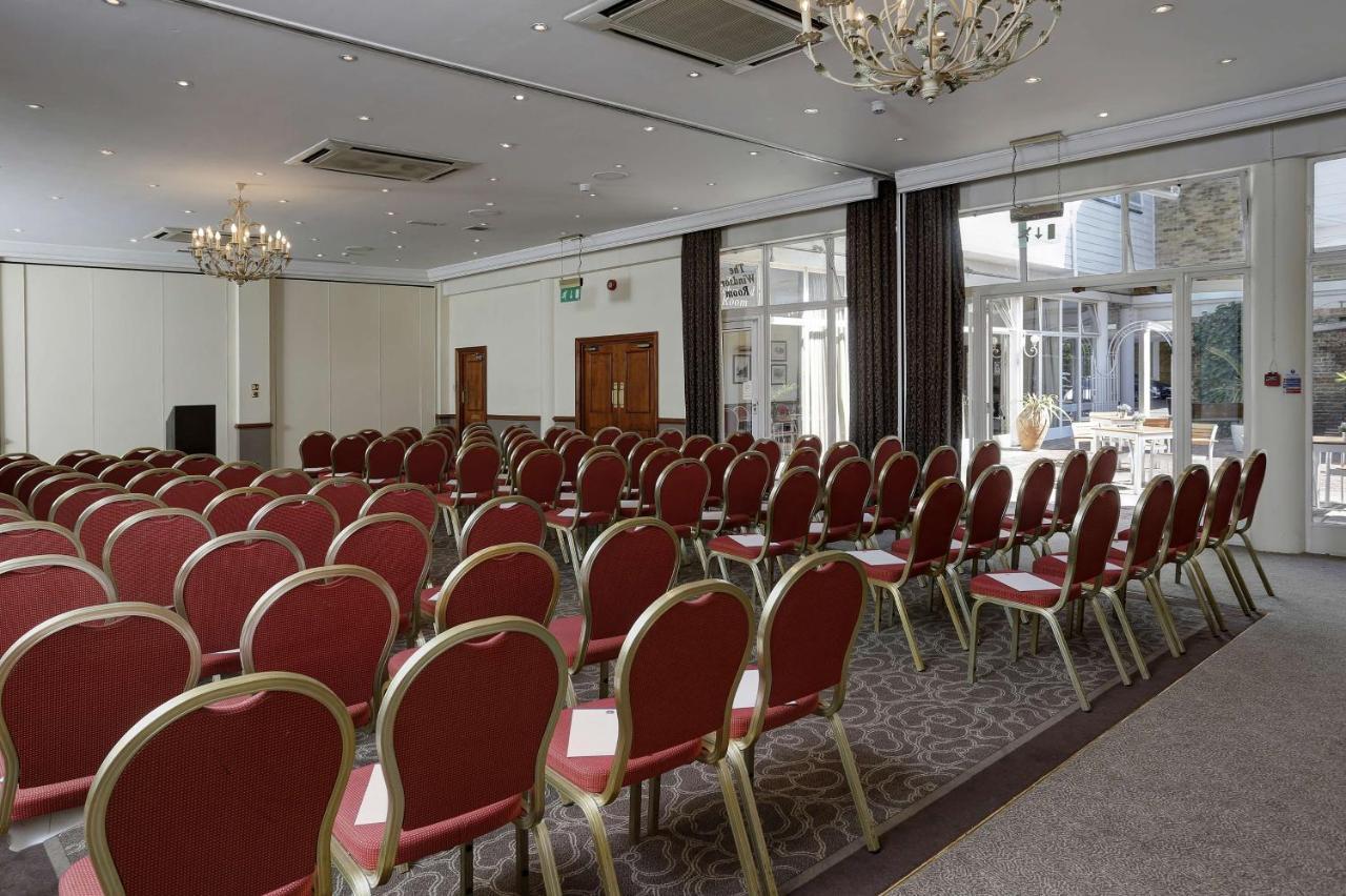 Best Western Ship Hotel Weybridge Esterno foto