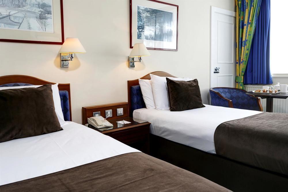 Best Western Ship Hotel Weybridge Esterno foto