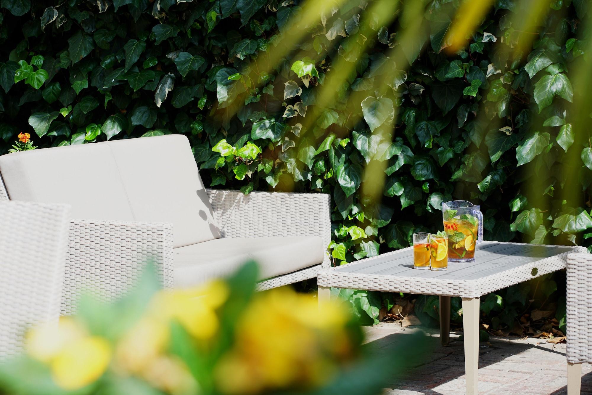 Best Western Ship Hotel Weybridge Esterno foto