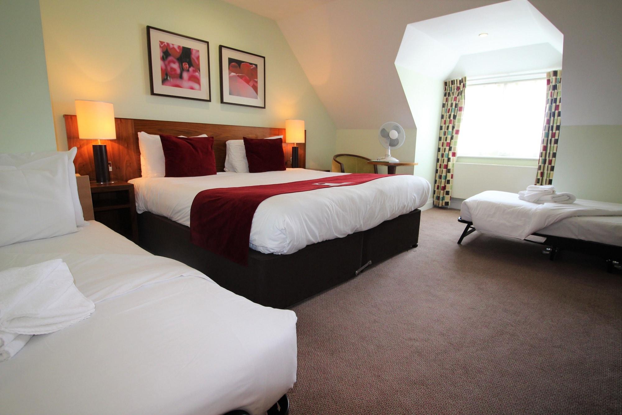 Best Western Ship Hotel Weybridge Esterno foto