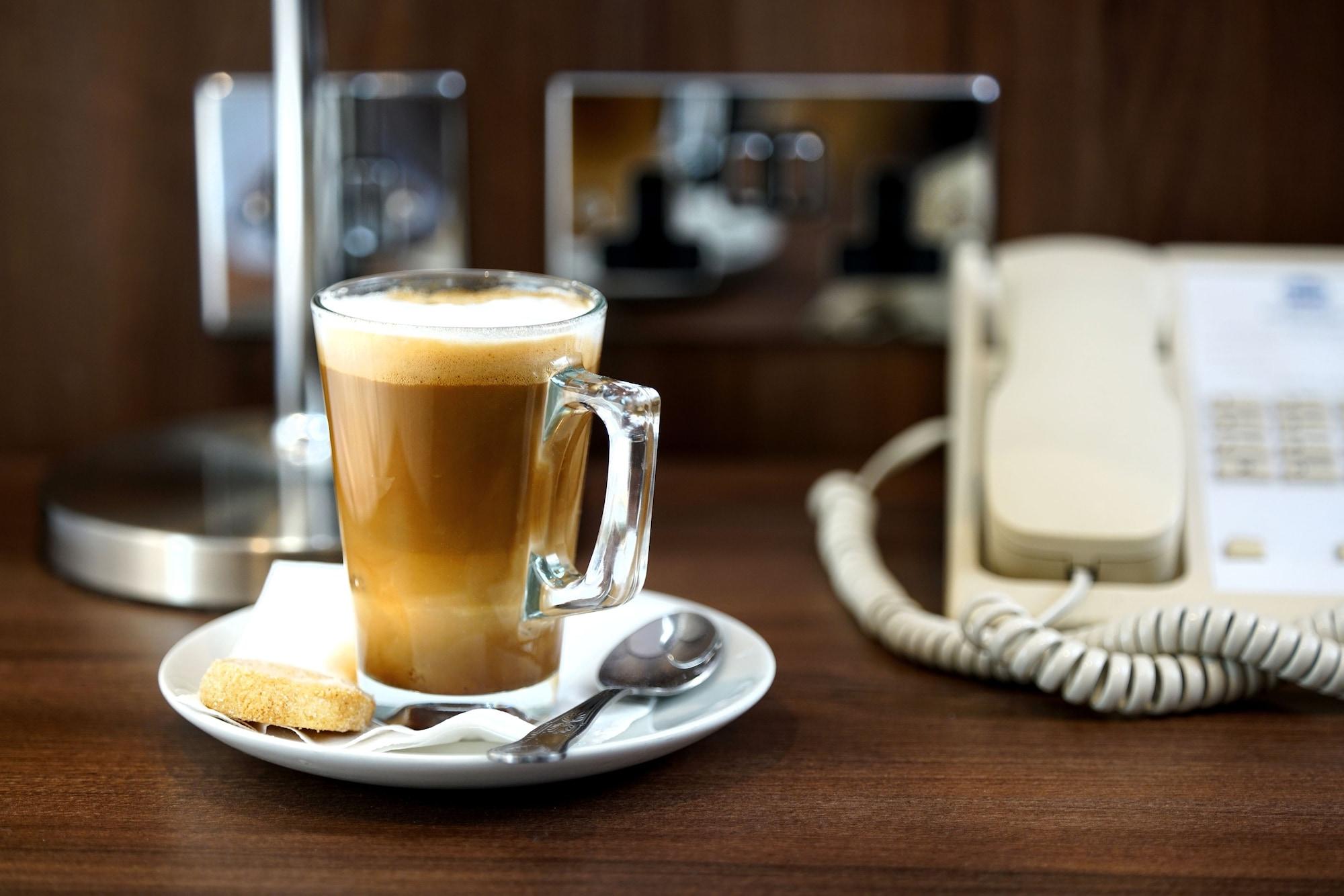 Best Western Ship Hotel Weybridge Esterno foto