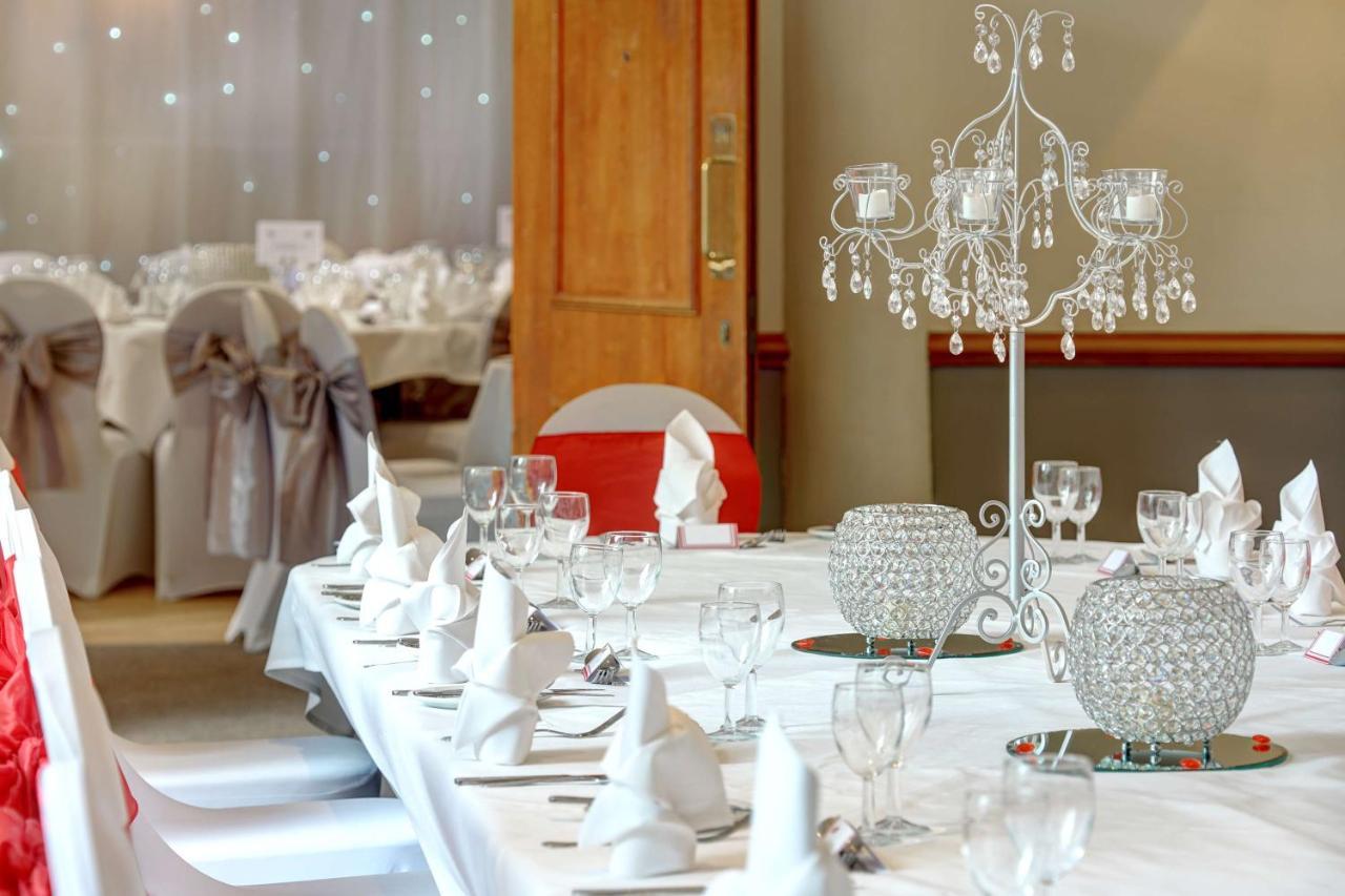 Best Western Ship Hotel Weybridge Esterno foto