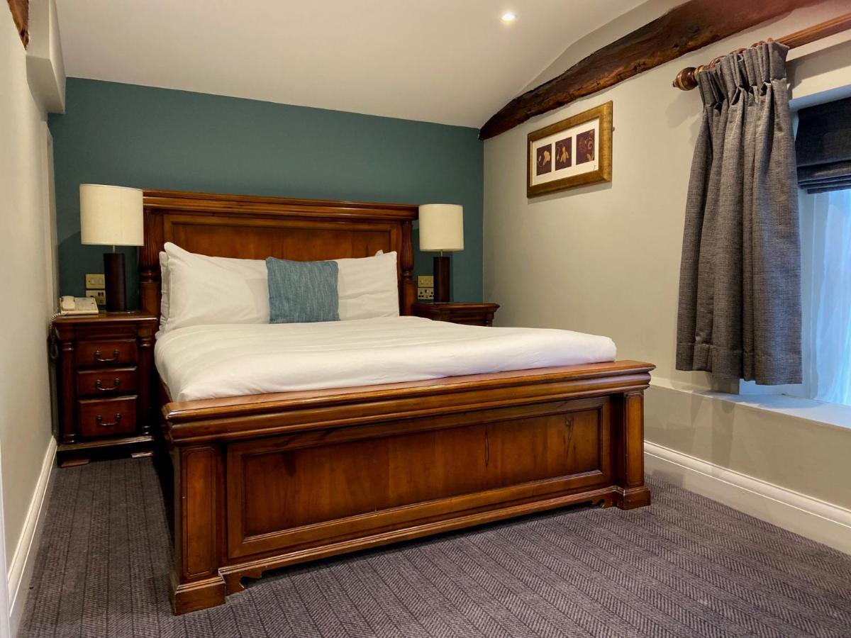 Best Western Ship Hotel Weybridge Esterno foto