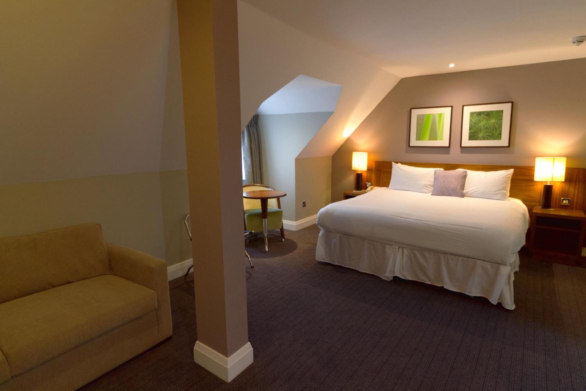 Best Western Ship Hotel Weybridge Esterno foto