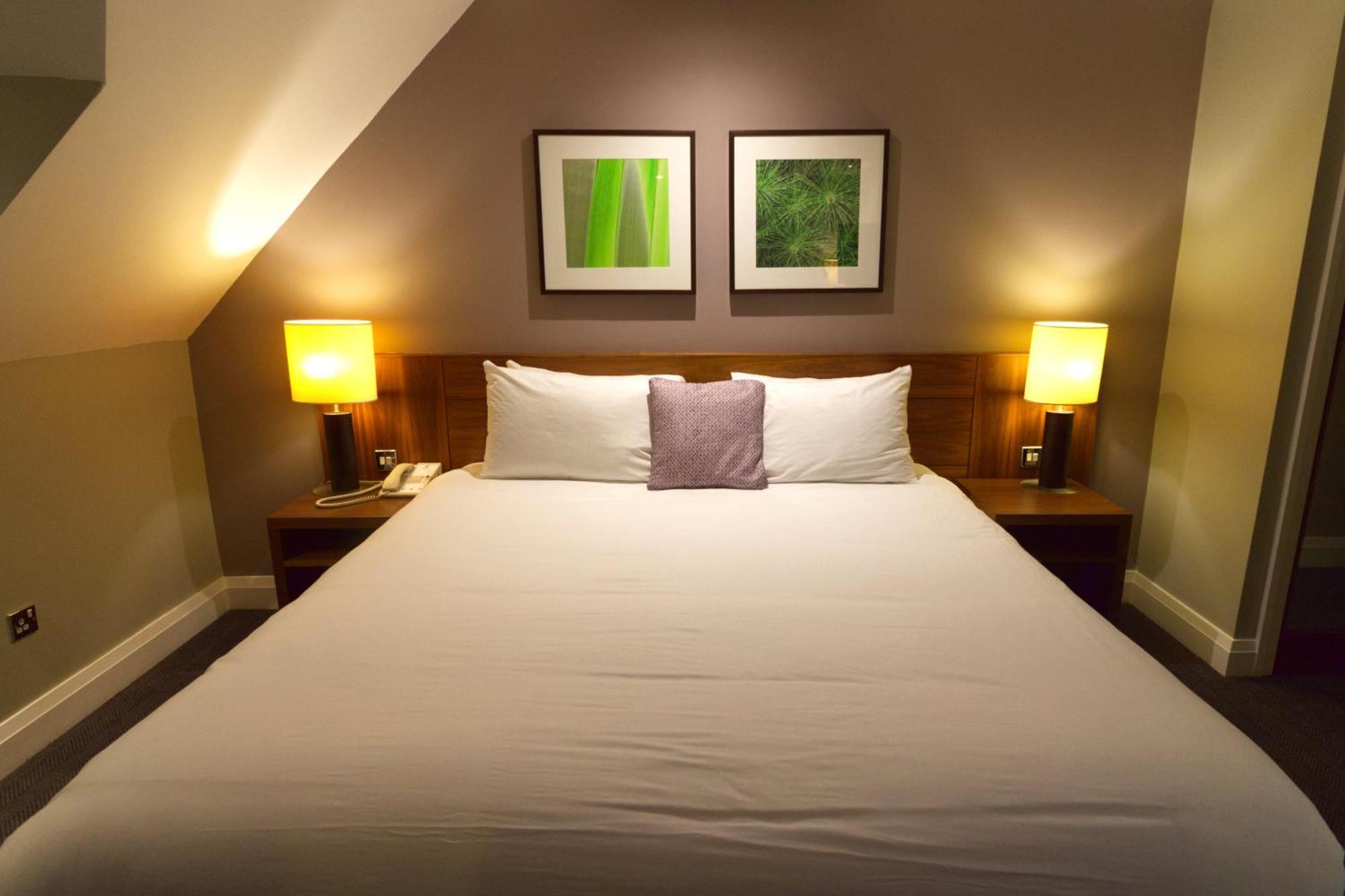 Best Western Ship Hotel Weybridge Esterno foto