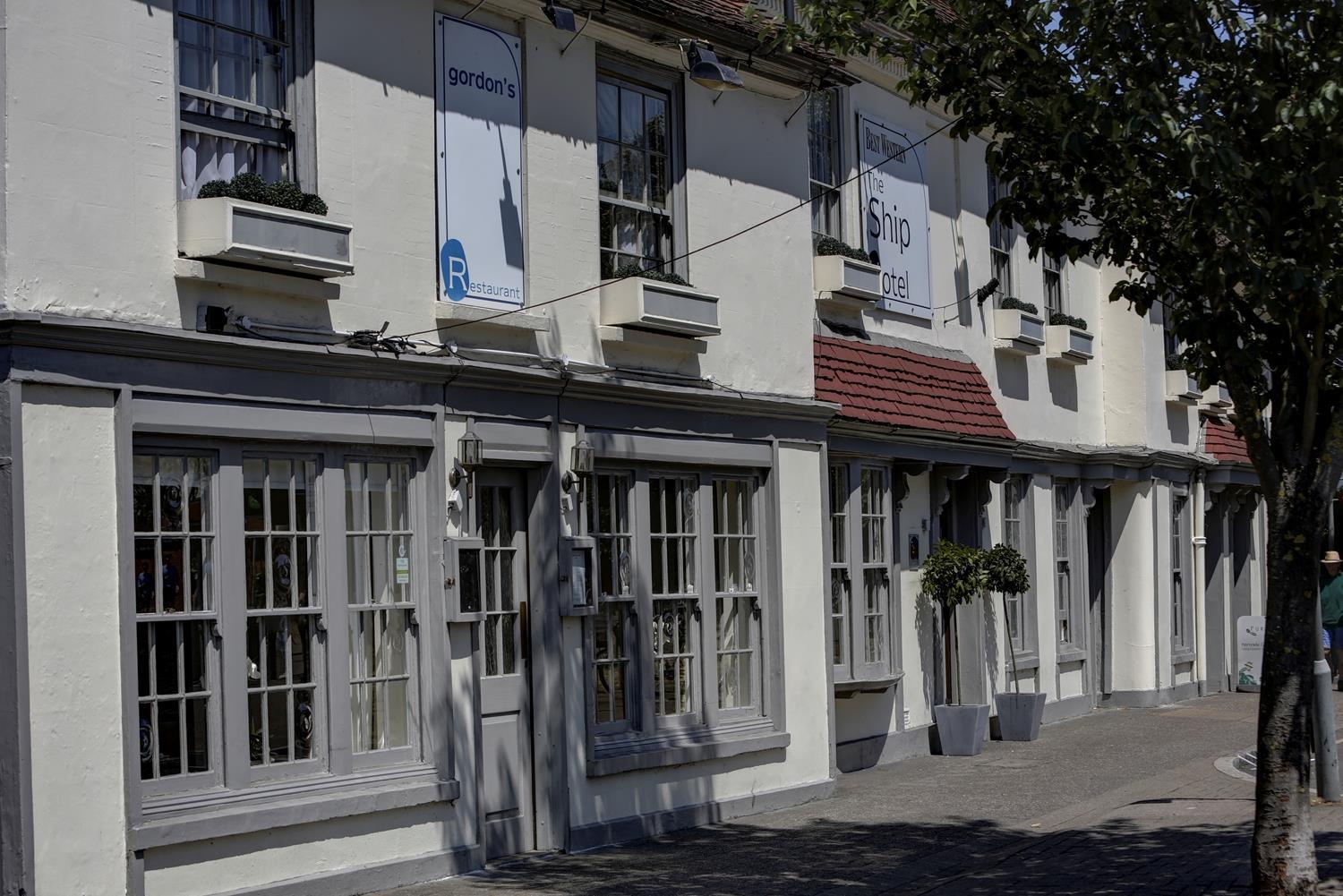 Best Western Ship Hotel Weybridge Esterno foto