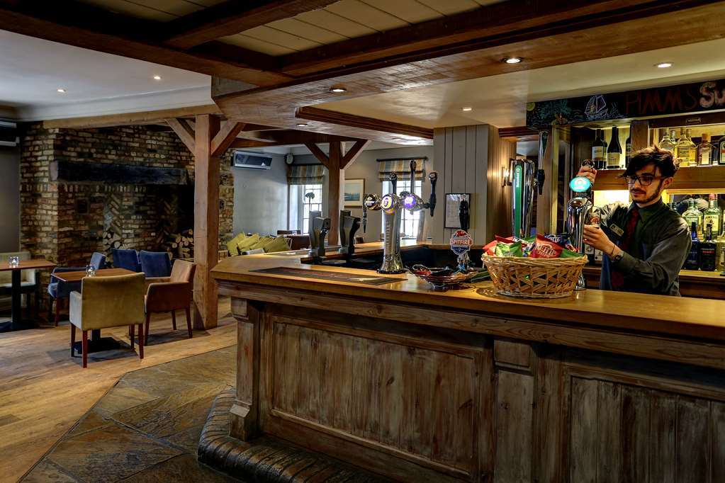 Best Western Ship Hotel Weybridge Esterno foto